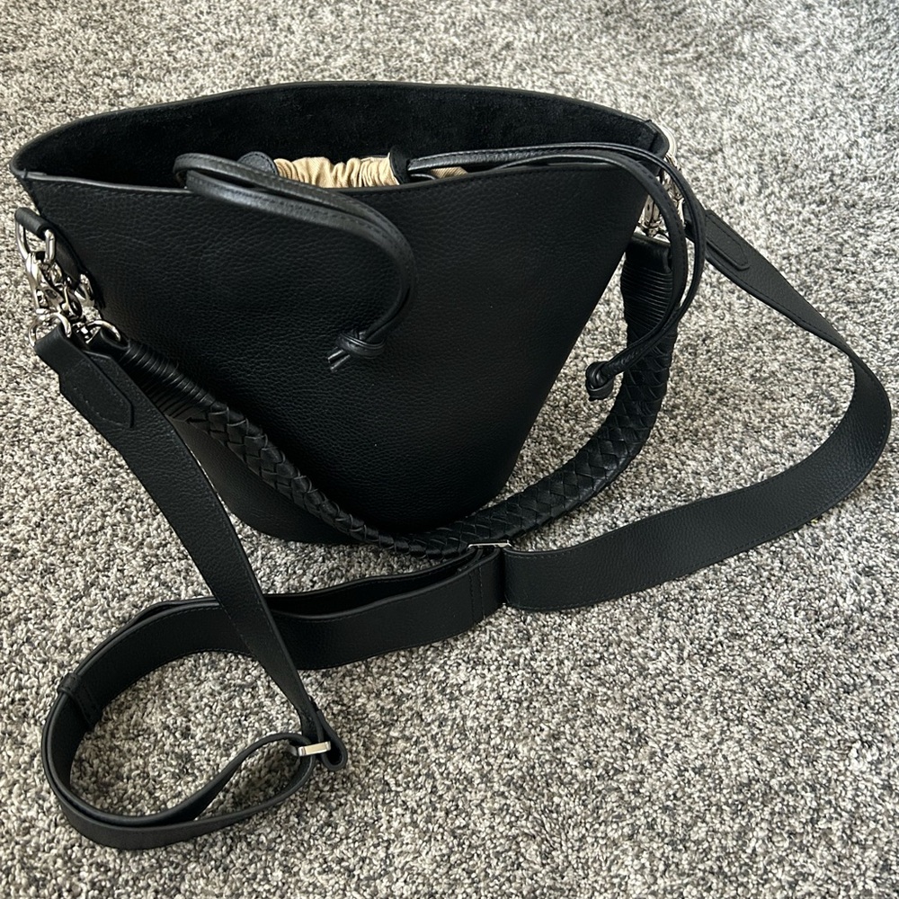 Elegant Black Leather Women's Bucket Bag